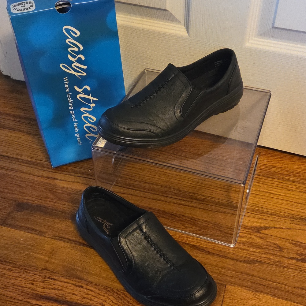 Easy Street Black Women's Loafers 9.5 With Box